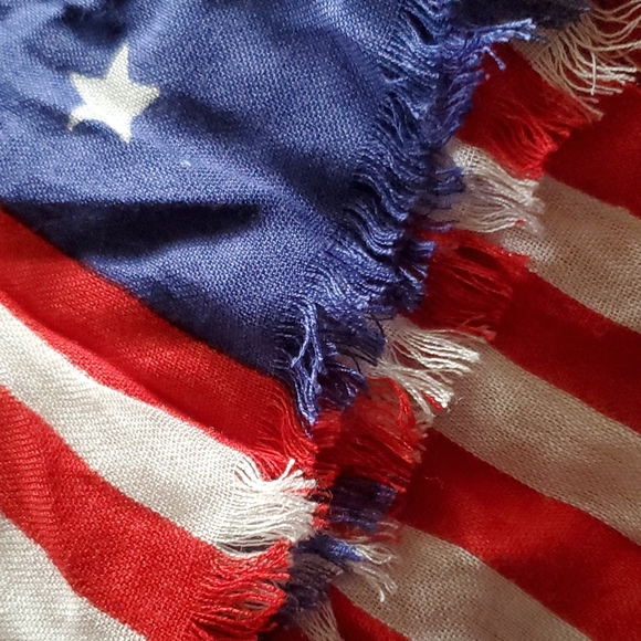 Joan Rivers Red White & Blue Striped Scarf With Gold Sequin Stars USA Patriotic - Picture 5 of 6